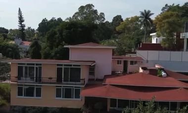 VENTA DE HERMOSA CASA DE 4,000 MTS DE TERRENO EN ZONA RESIDENCIAL DE CUERNAVACA