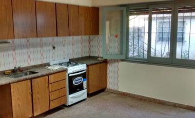 EXCELENTE OPORTUNIDAD QUILMES OESTE PH AMPLIO EXC ESTADO