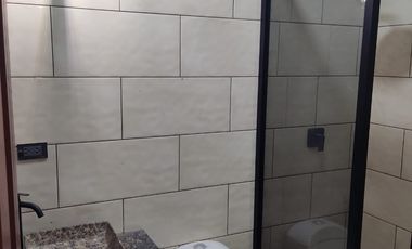 VENDO CASA DE ESTRENO  EN LA ENTRADA DE BOULEVARD