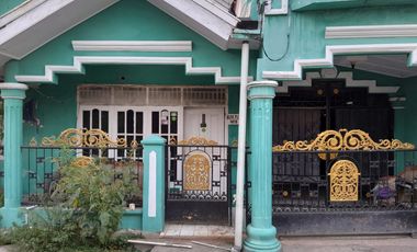 Rumah Hook 2 Lantai Dekat Pasar Lama Serang