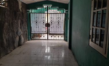 Rumah Hook 2 Lantai Dekat Pasar Lama Serang