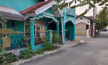 Rumah Hook 2 Lantai Dekat Pasar Lama Serang