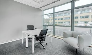 Fully serviced private office space for you and your team in Regus Colours Town Center