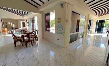 Casa campestre en parcelación con un increíble terreno
