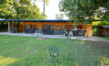 Casa campestre en parcelación con un increíble terreno