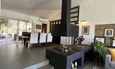 CASA EN VENTA EN LAS CAÑADAS
