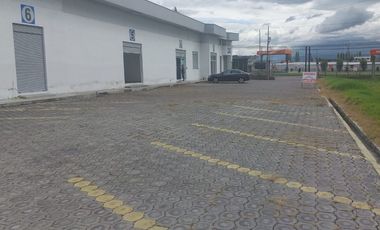 DE OPORTUNIDAD VENTA O ARRIENDO BODEGAS COMERCIALES EN YARUQUI SOBRE LA E-35