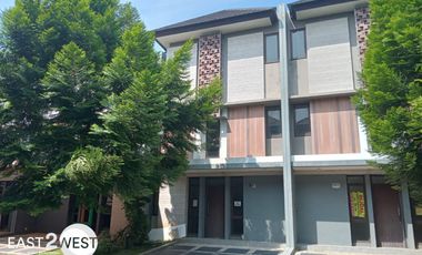 Disewakan Rumah Regentown BSD City Tangerang Bagus Cantik Nyaman Lokasi Sangat Strategis