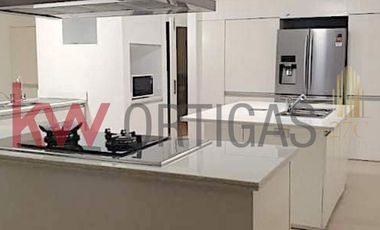 Beautiful House with Pool for Sale in Greenhills East, San Juan