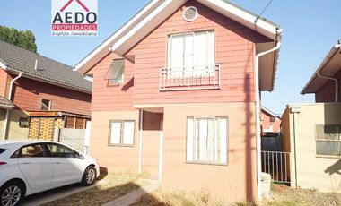 Se Vende Linda y Amplia Casa Aislada de dos pisos, Condominio Santa Cruz, Paradero 14, comuna de La Cruz, Región de Valparaíso.