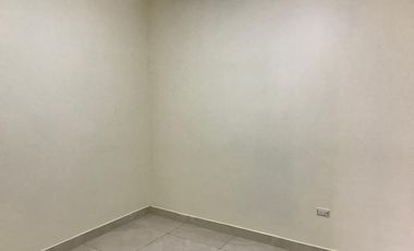 Departamento de alquiler en Mucho Lote 2, 3 dormitorios, patio.