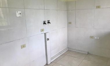 Departamento de alquiler en Mucho Lote 2, 3 dormitorios, patio.
