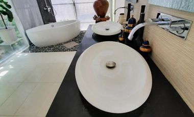 Breathtaking House and lot in Tali Beach with stunning Ocean view!