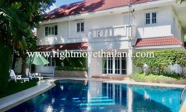Lake Side Villa 2 House For Sale in Bangna