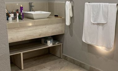 CASA MODERNA EN EL ENCINO CON ROOF GARDEN $4,090,000 CAMBIO ADMINISTRATIVO , BUEN LUGAR PARA SU RETIRO