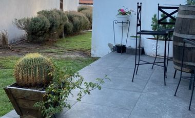 CASA MODERNA EN EL ENCINO CON ROOF GARDEN $4,090,000 CAMBIO ADMINISTRATIVO , BUEN LUGAR PARA SU RETIRO