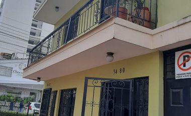 Casa Esquinera En El Barrio El Prado
