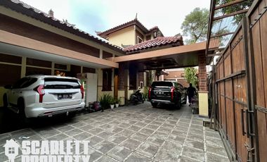 Rumah Mewah Desain Etnik Jawa Bali Modern di Condongcatur Dalam Ring Road Dekat Amplaz
