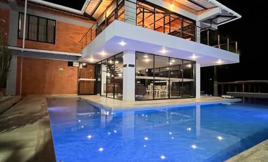 FINCA LOS CRISTALES EN ALQUILER EN PIEDECUESTA LLAMANOS AL3024533373 VEN A DISFRUTAR!!