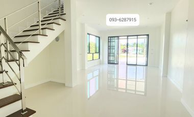 Townhouse for sale, Kulsiri Tr Selling a location on the main road of Trang. House for sale at Na Bin Yard, Trang