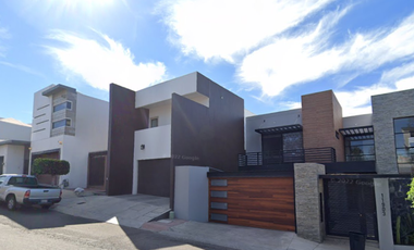 OPORTUNIDAD UNICA DE CASA EN HACIENDA DE AGUACALIENTE TIJUANA