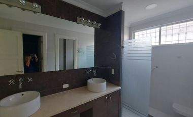 Samborondon, Venta de Linda casa 3 Dormitorios Vista al Lago