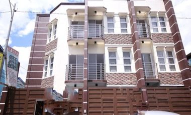 For Sale Townhouse with 4 Bedrooms and 1 Car Garage in Bago Bantay Quezon City PH739 (12min. 4.2km – SM City North Edsa)