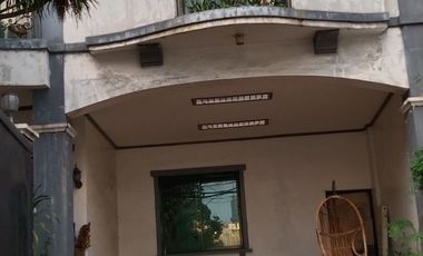 For Rent: 3-Sty House and Lot in Filmore Makati City, P200k/mo