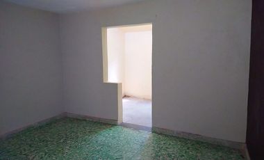 Rento casa en La Republica a 4 cuadras de Lazaro Cardenas, Monterrey