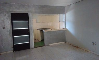 Rento casa en La Republica a 4 cuadras de Lazaro Cardenas, Monterrey