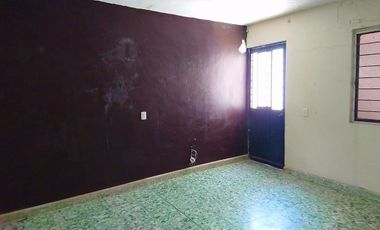 Rento casa en La Republica a 4 cuadras de Lazaro Cardenas, Monterrey