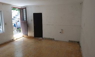 Rento casa en La Republica a 4 cuadras de Lazaro Cardenas, Monterrey