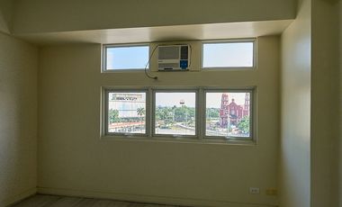 HOLLANDPARK4XT3: For Rent Semi Furnished Studio at Holland Park Binan Laguna