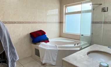 Casa Venta a unos pasos del Parque Metropolitano Pza Galerías