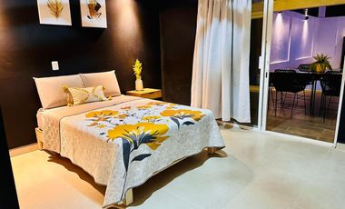 Venta de CASA LOS LAURELES con ALBERCA TOTALMENTE EQUIPADA con calefacción, servicios y amueblada.