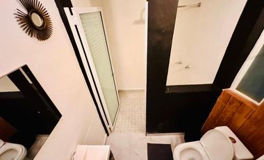 Venta de CASA LOS LAURELES con ALBERCA TOTALMENTE EQUIPADA con calefacción, servicios y amueblada.