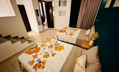 Venta de CASA LOS LAURELES con ALBERCA TOTALMENTE EQUIPADA con calefacción, servicios y amueblada.