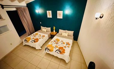 Venta de CASA LOS LAURELES con ALBERCA TOTALMENTE EQUIPADA con calefacción, servicios y amueblada.
