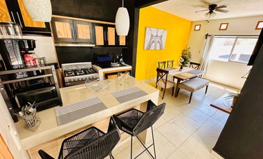 Venta de CASA LOS LAURELES con ALBERCA TOTALMENTE EQUIPADA con calefacción, servicios y amueblada.