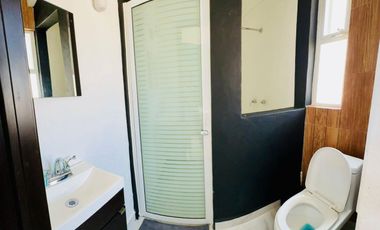 Venta de CASA LOS LAURELES con ALBERCA TOTALMENTE EQUIPADA con calefacción, servicios y amueblada.