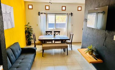 Venta de CASA LOS LAURELES con ALBERCA TOTALMENTE EQUIPADA con calefacción, servicios y amueblada.