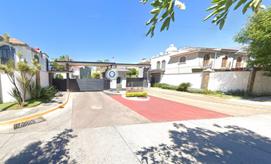 CASA EN PARQUE DE LA CASTELLANA EN ZAPOPAN REMATE BANCARIO