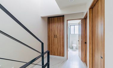 CASA EN VENTA EN XOCHITEPEC, MORELOS; MEX. 3 RECÁMARAS, ALBERCA, PET PARK, MULTI CANCHAS.