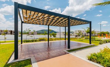 CASA EN VENTA EN XOCHITEPEC, MORELOS; MEX. 3 RECÁMARAS, ALBERCA, PET PARK, MULTI CANCHAS.