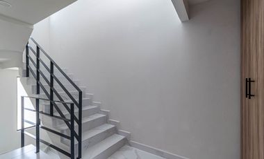 CASA EN VENTA EN XOCHITEPEC, MORELOS; MEX. 3 RECÁMARAS, ALBERCA, PET PARK, MULTI CANCHAS.