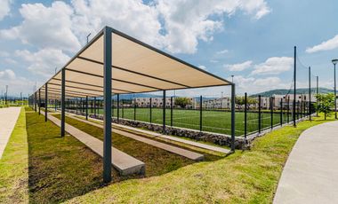 CASA EN VENTA EN XOCHITEPEC, MORELOS; MEX. 3 RECÁMARAS, ALBERCA, PET PARK, MULTI CANCHAS.