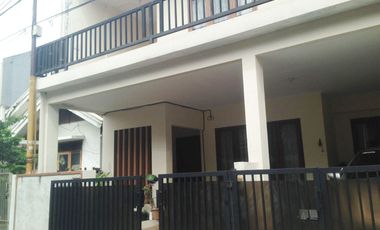 Rumah 2 lantai murah di Bintaro sektor 2