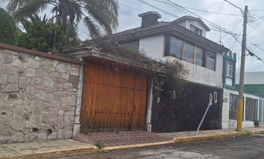 ESPACIOSA CASA PARA REMODELAR