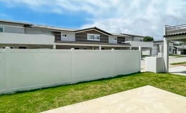 Casas en Costa Sur | ¡Townhome con Cashback! VILLASUR