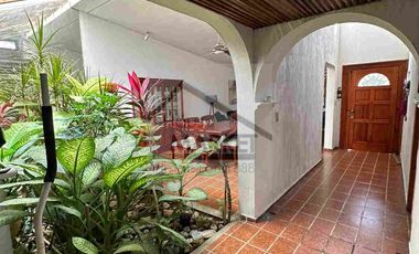 CASA DE UN PISO EN ARBOLEDAS